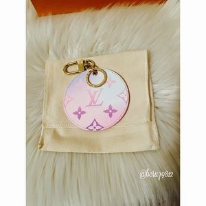 💕SOLD- Louis Vuitton Sunrise Pastel Key Holder